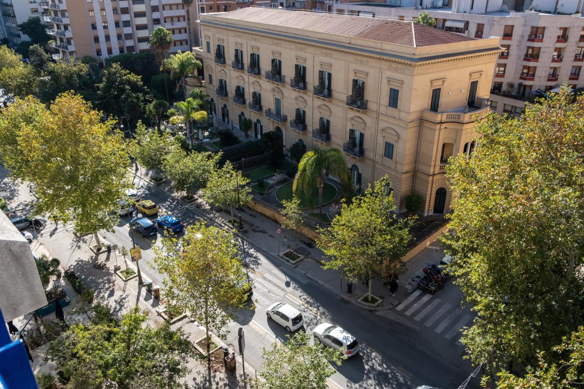 Dimora D'Aumale Apartment ปาแลร์โม ภายนอก รูปภาพ
